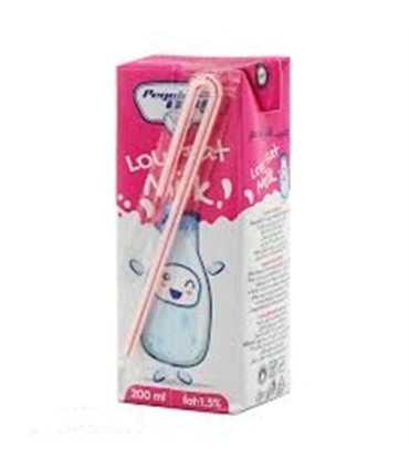 شير استريل 200 ميل كم چرب پگاه